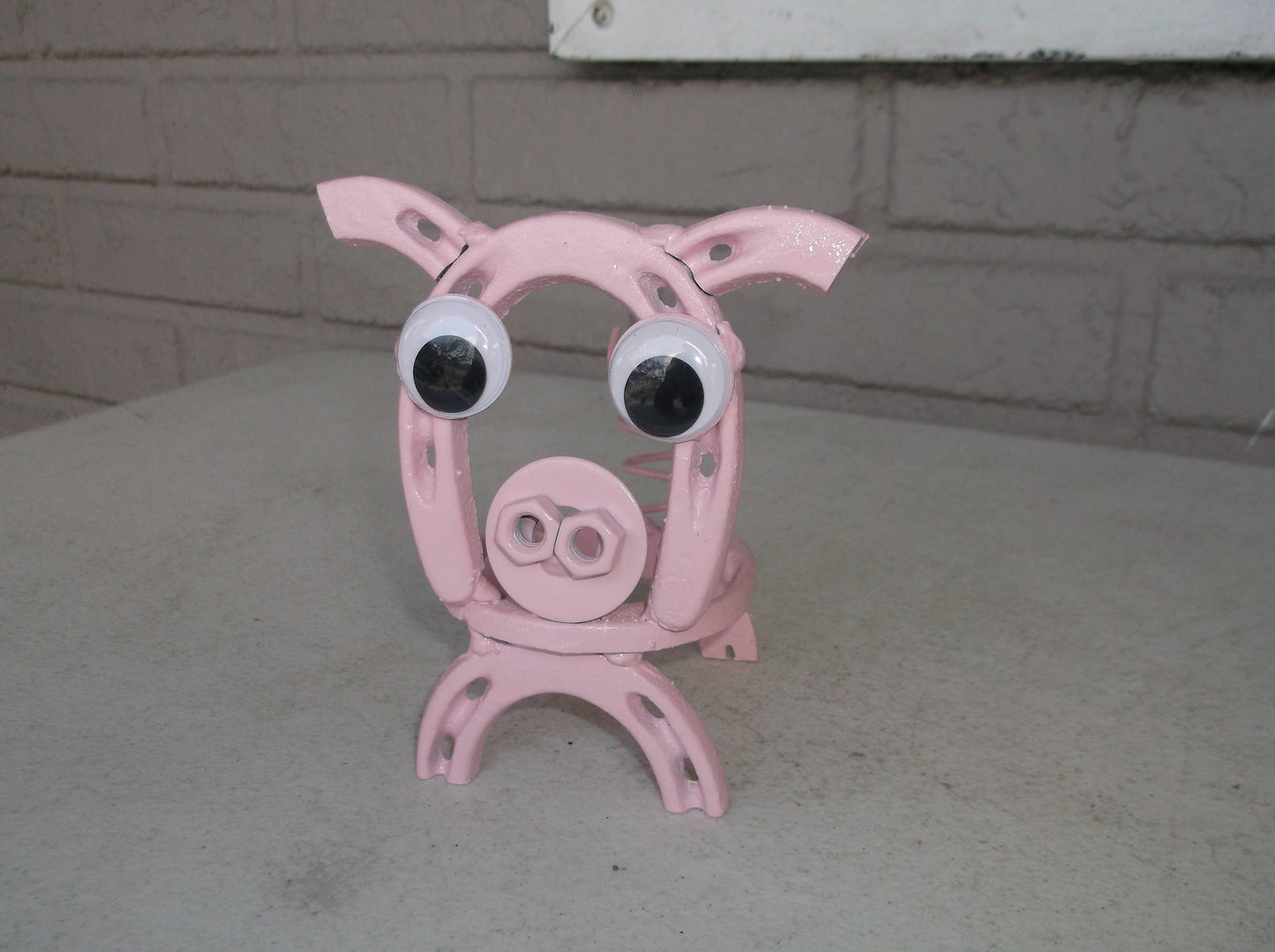 Horseshoe Pig, Pink Miniature Piggy, Welded Metal Arts and Crafts