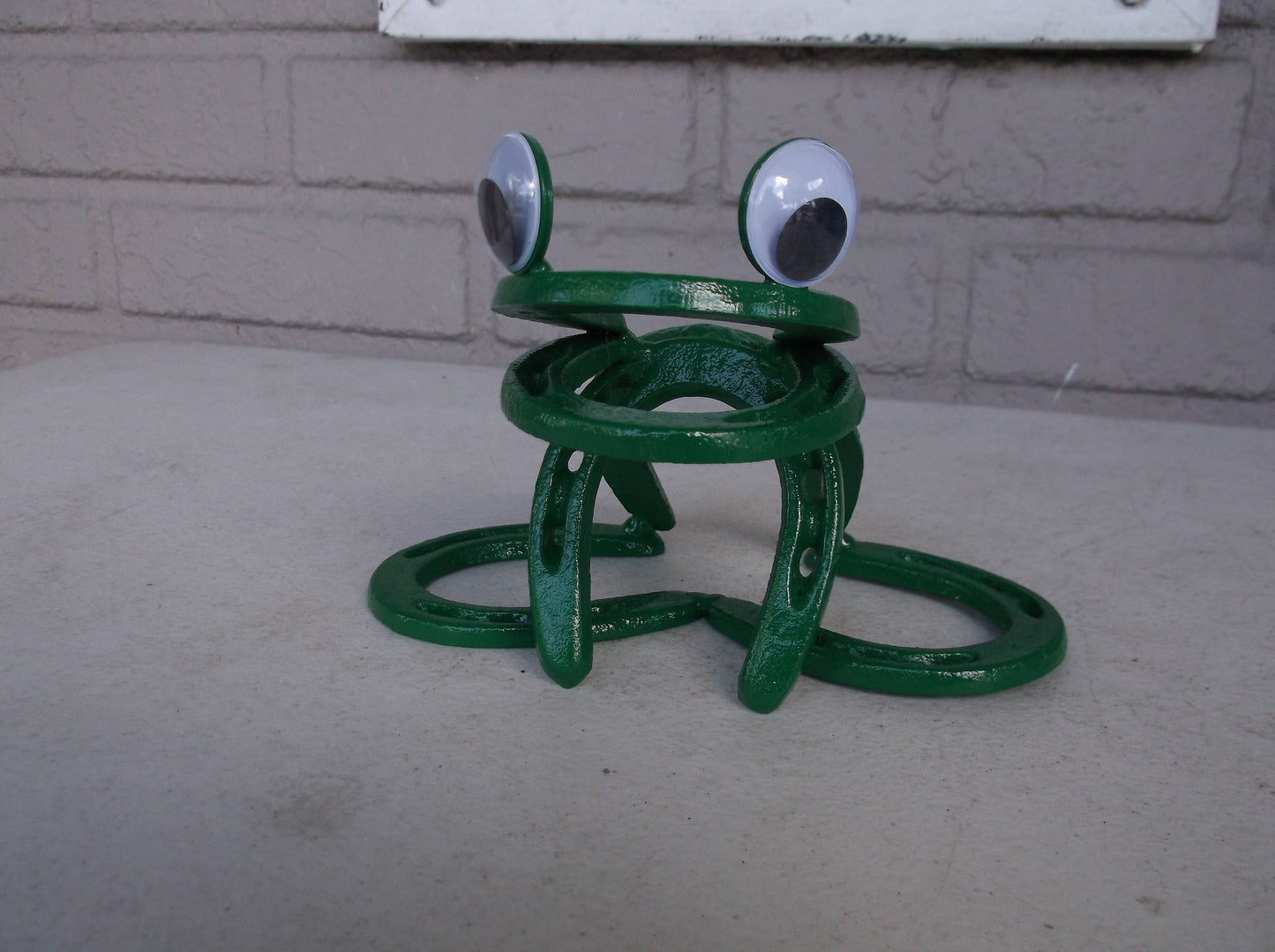Horseshoe Frog, Garden Metal Art, Cute Baby Toad, Yard