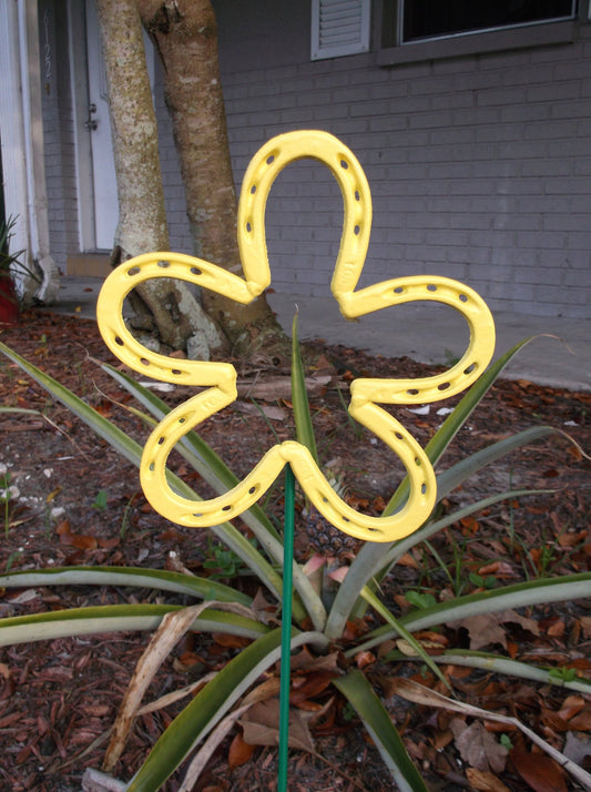 Yellow Horseshoe Flower, Metal  Garden Stake, Spring Yard Art, Lucky Horseshoe