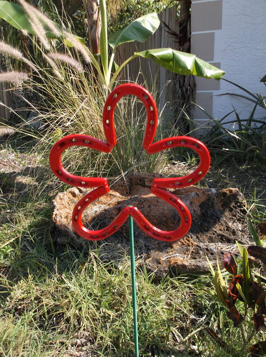 Red Horseshoe Flower, Metal Garden Stake, Spring Yard Art, Lucky Horseshoe