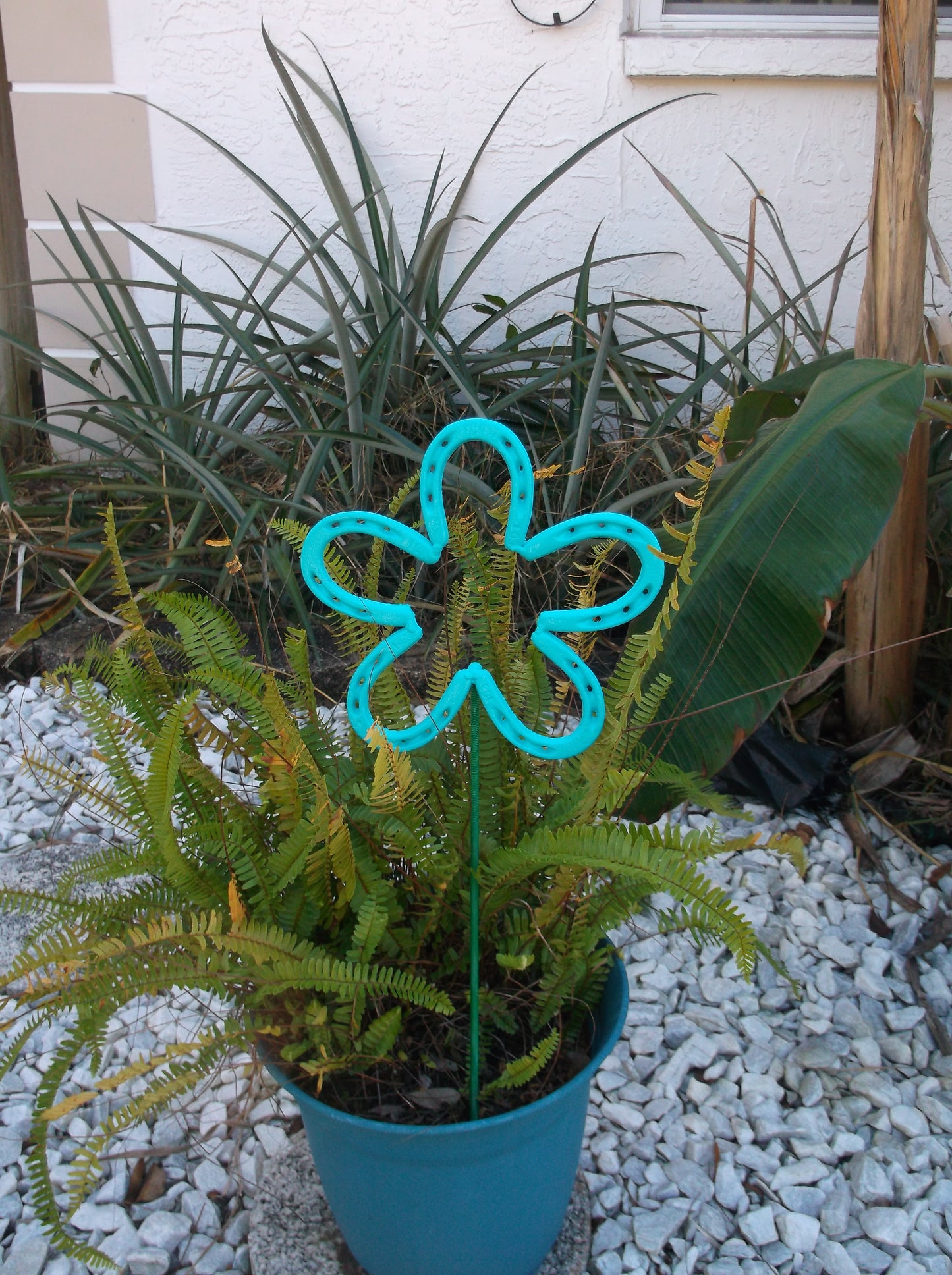 Teal Blue Horseshoe Flower, Metal Garden Stake, Spring Yard Art, Lucky Horseshoe
