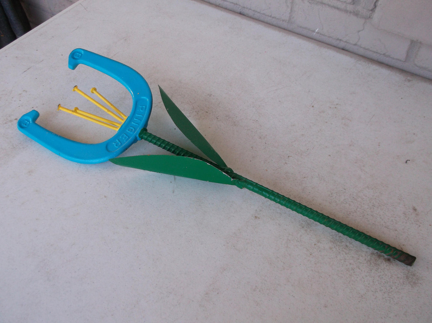 Teal Blue Horseshoe Flower, Horseshoe Garden Art, Metal Yard Art