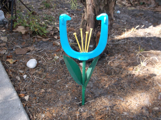 Teal Blue Horseshoe Flower, Horseshoe Garden Art, Metal Yard Art