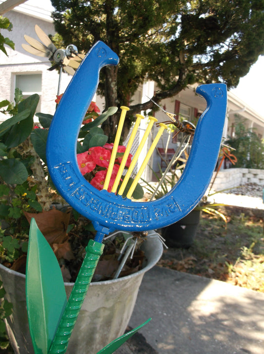 Deep Blue Horseshoe Flowers, Horseshoe Garden Art, Metal Yard Art